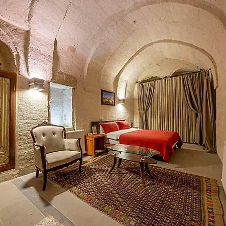 Kapalos Cave Hotel *