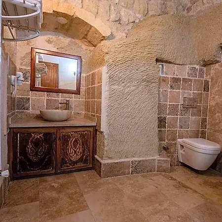 Kapalos Cave Hotel