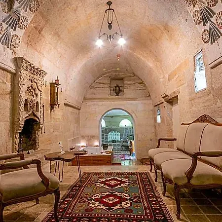 Kapalos Cave Hotel